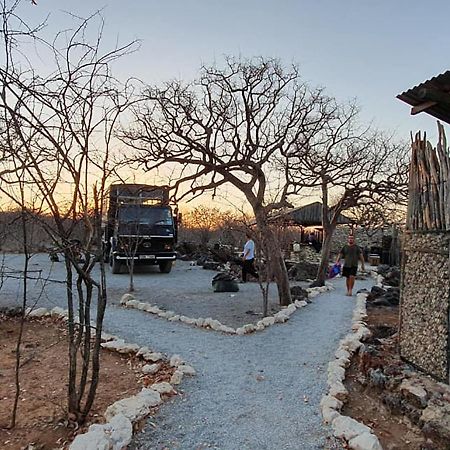 Etosha Village Campsite โอเคาเควโย ภายนอก รูปภาพ