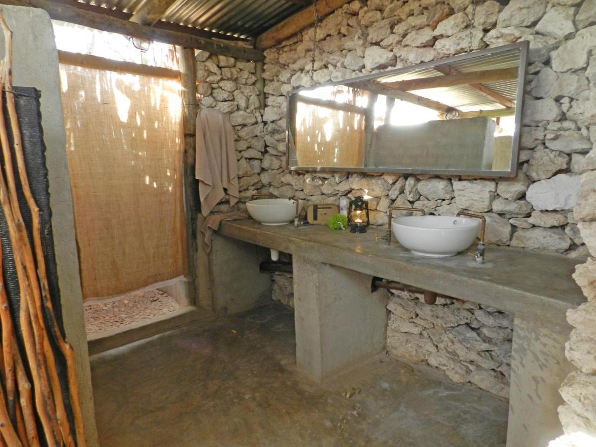 Etosha Village Campsite โอเคาเควโย ภายนอก รูปภาพ