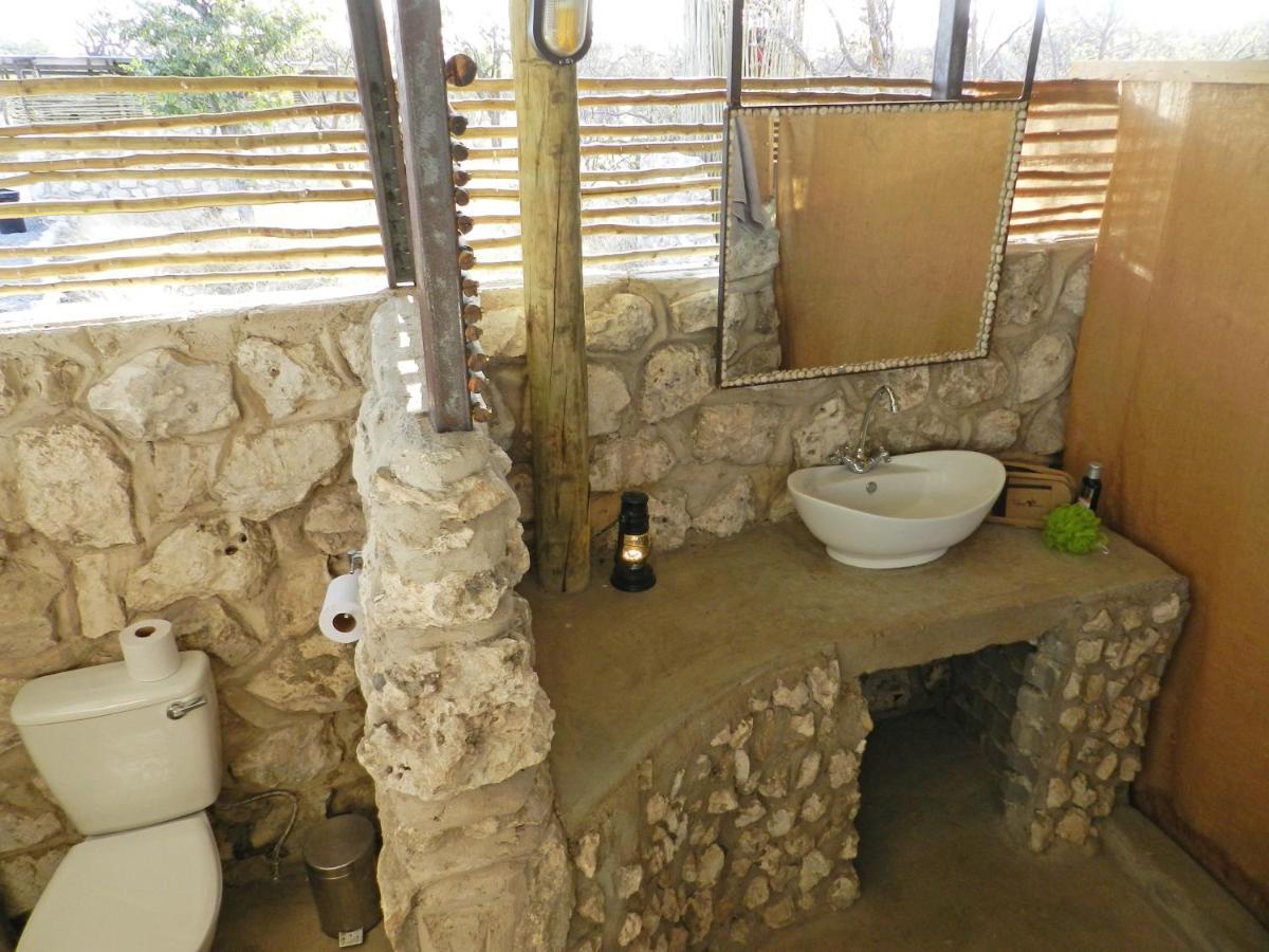 Etosha Village Campsite โอเคาเควโย ภายนอก รูปภาพ