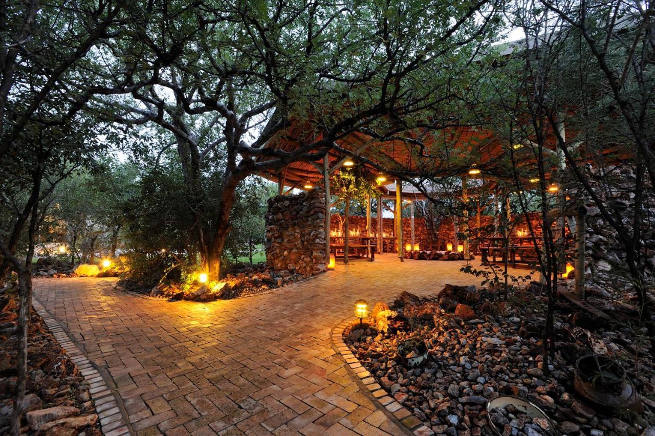 Etosha Village Campsite โอเคาเควโย ภายนอก รูปภาพ