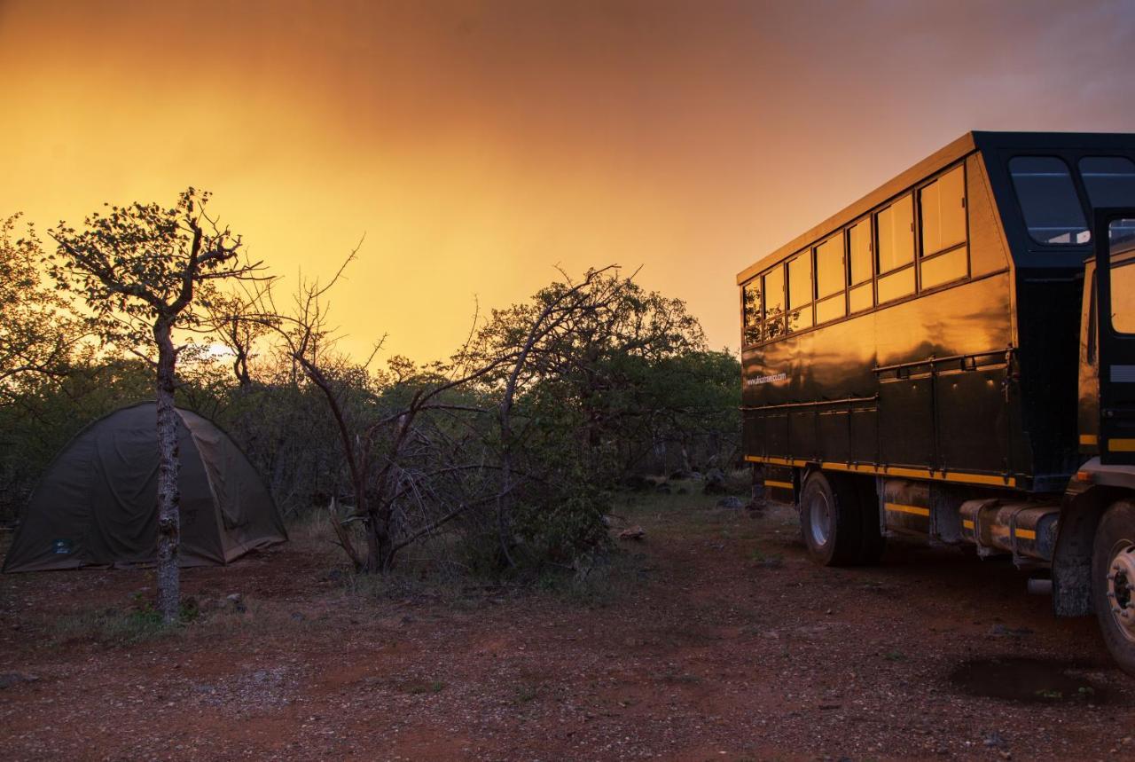 Etosha Village Campsite โอเคาเควโย ภายนอก รูปภาพ