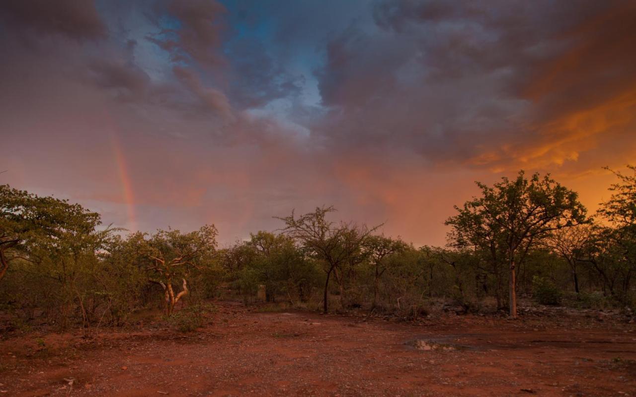 Etosha Village Campsite โอเคาเควโย ภายนอก รูปภาพ