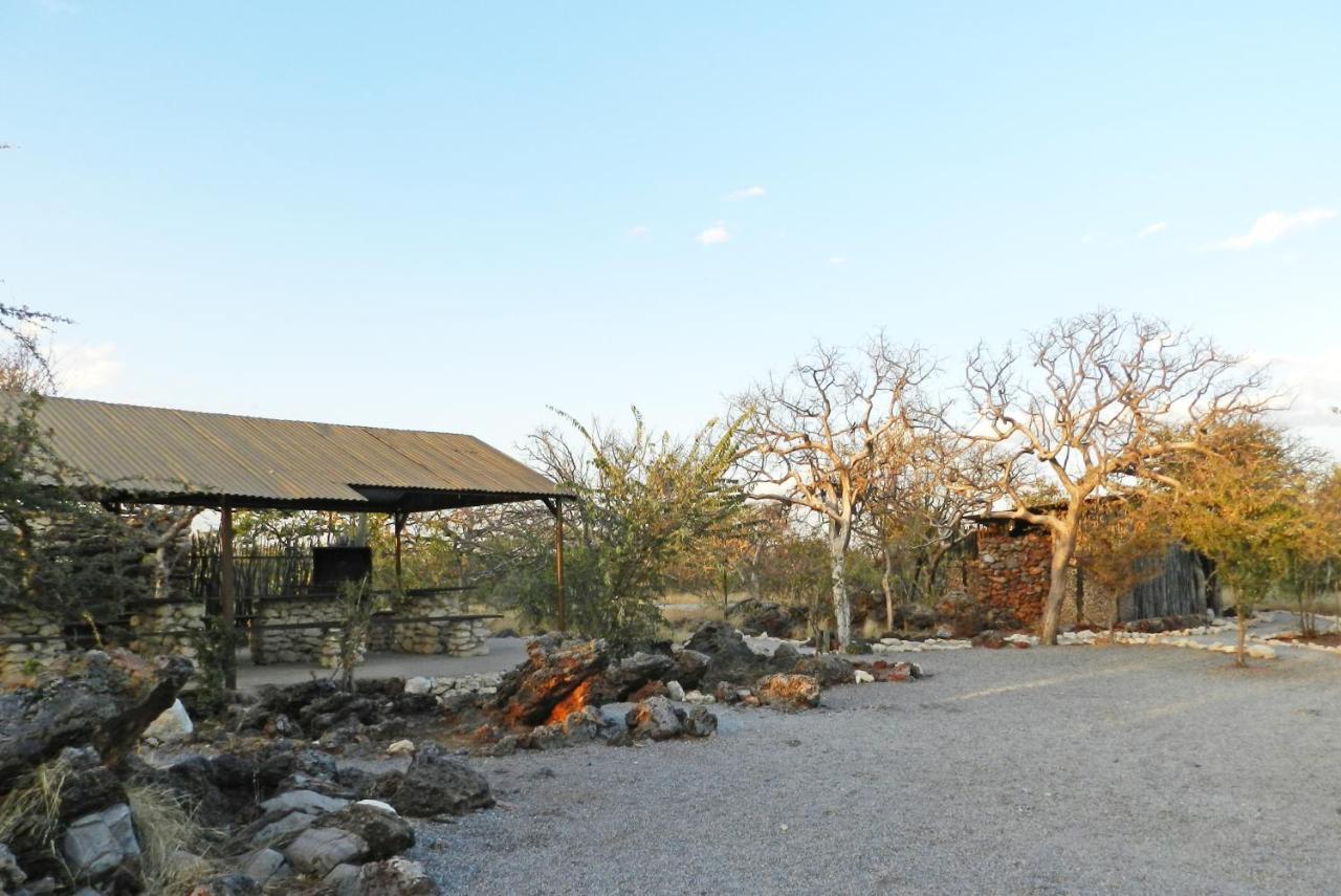 Etosha Village Campsite โอเคาเควโย ภายนอก รูปภาพ