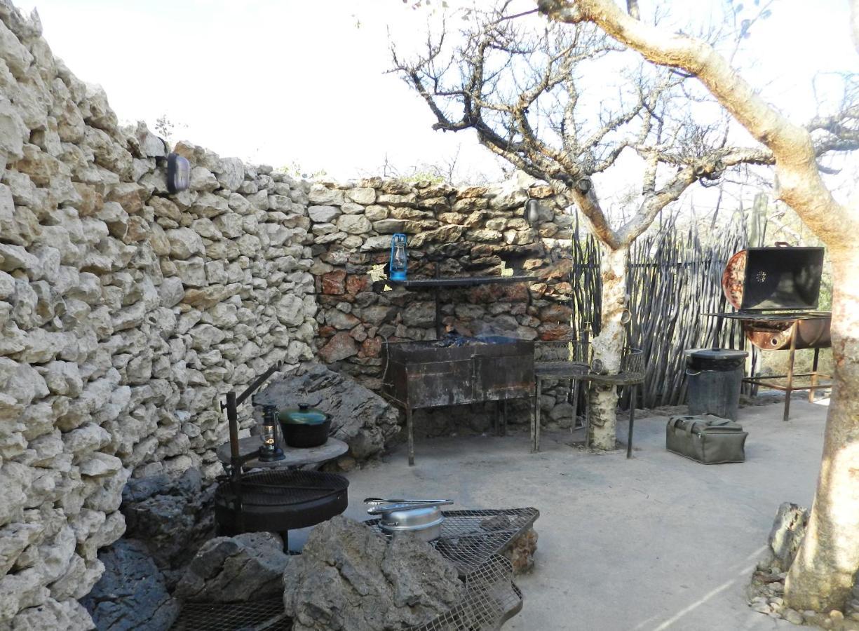 Etosha Village Campsite โอเคาเควโย ภายนอก รูปภาพ