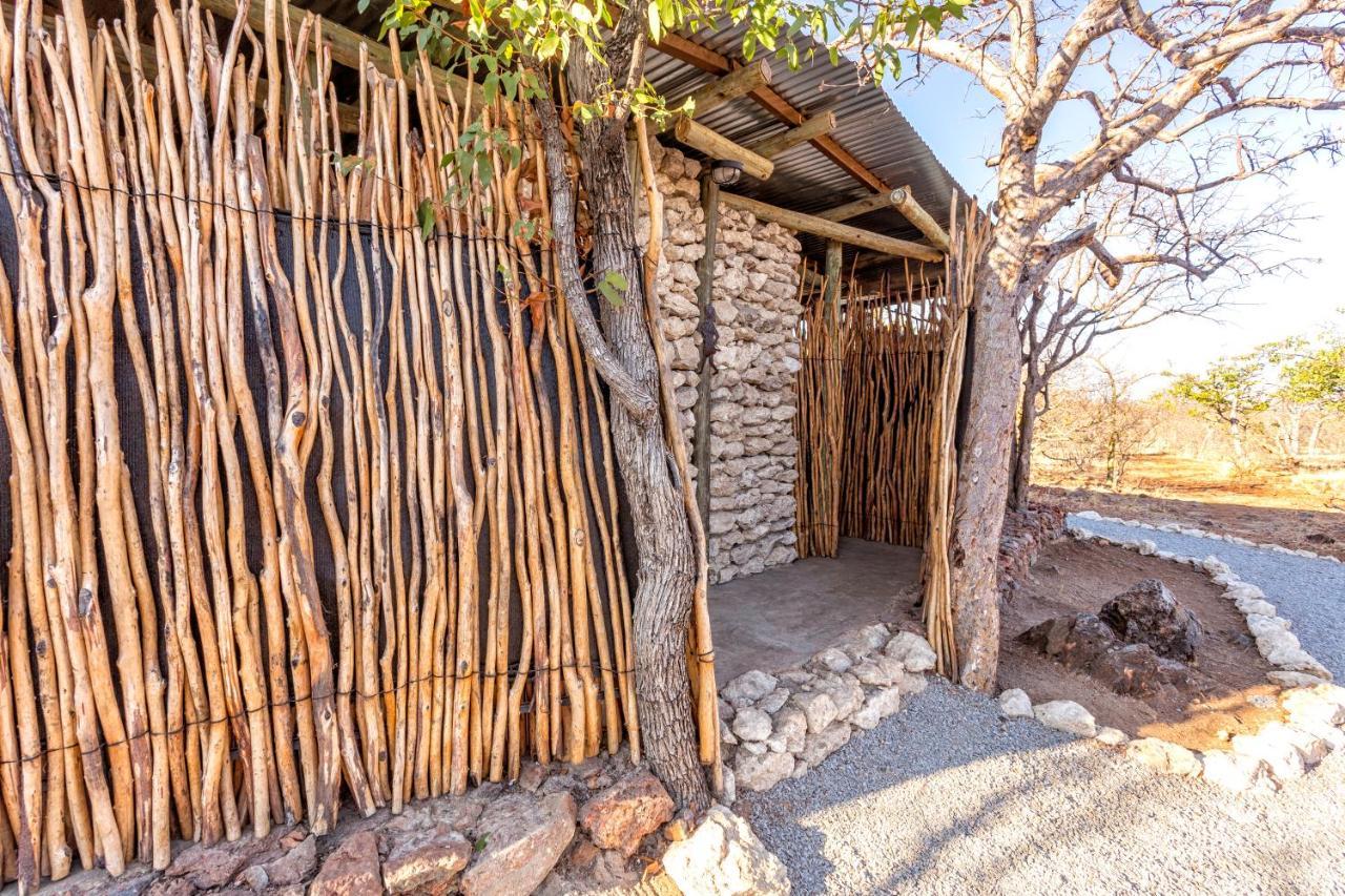 Etosha Village Campsite โอเคาเควโย ภายนอก รูปภาพ